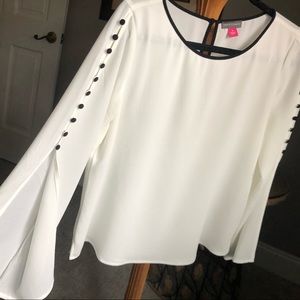 Vince Camuto  Blouse NWOT -  Small